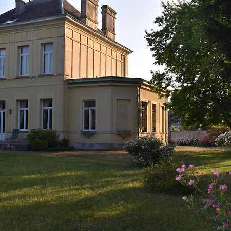 Petit Chateau A La Campagne. Beloeil Luaran gambar
